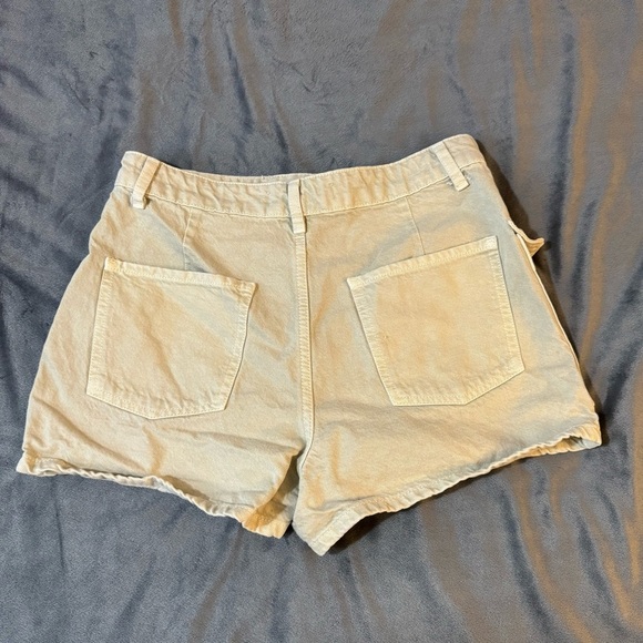 Zara Tan Cargo Shorts Pleated Relaxed Fit
#1066 - Picture 7 of 7